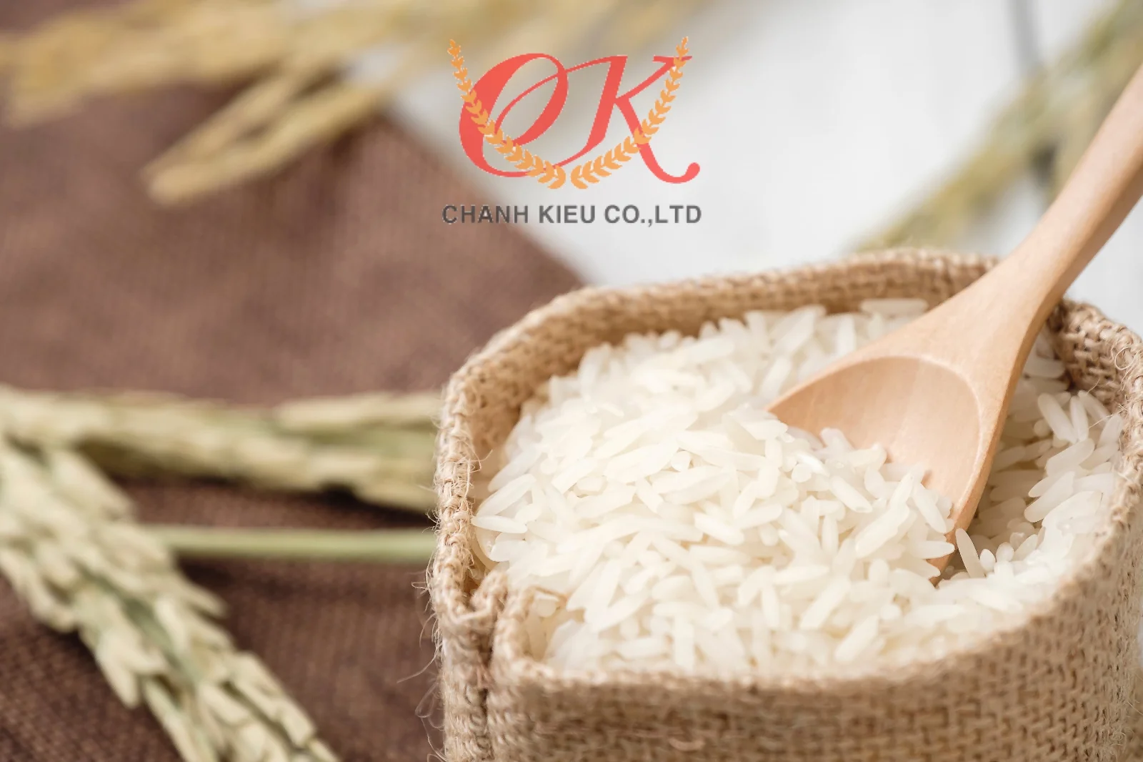 Lợi và hại khi mua gạo ở vỉa hè