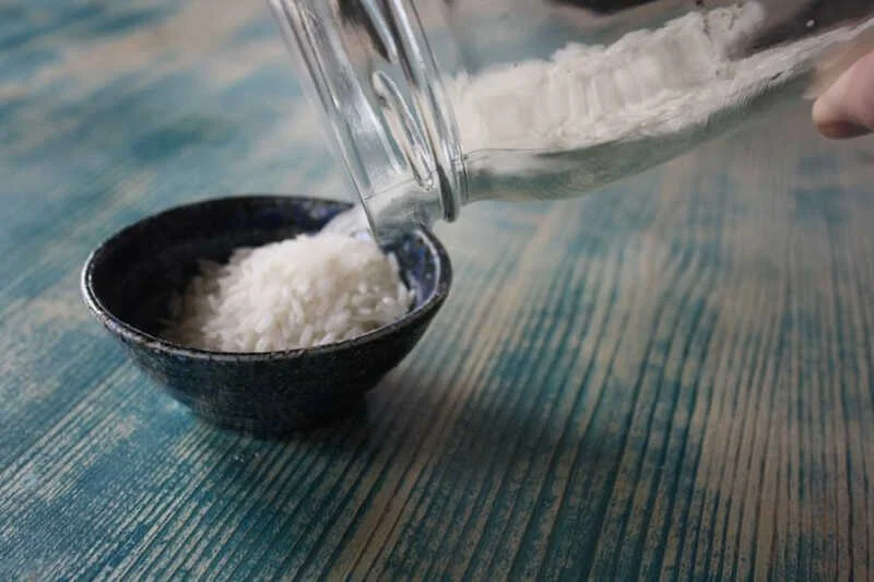 Làm dịu không khí trong nhà với gạo và tinh dầu